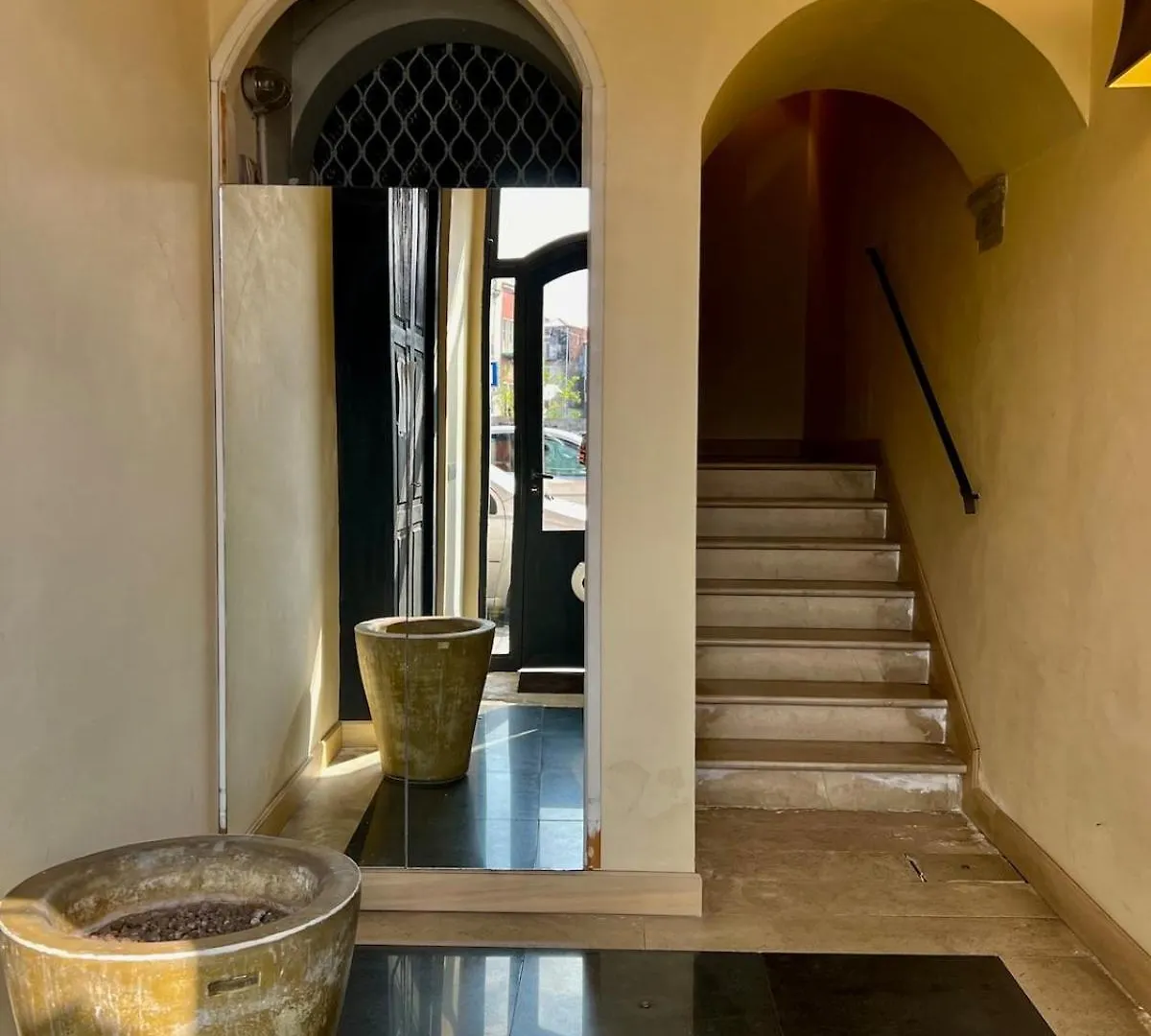 La Gatta Sul Tetto Apartment Catania Italy